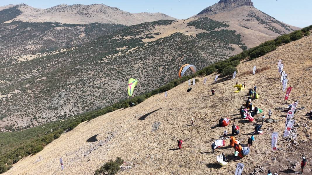 Spor ve özgürlük Konya semalarında renkli yarışa döndü 7